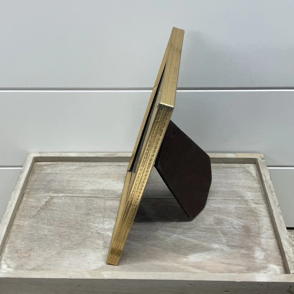 Unbranded vintage gold